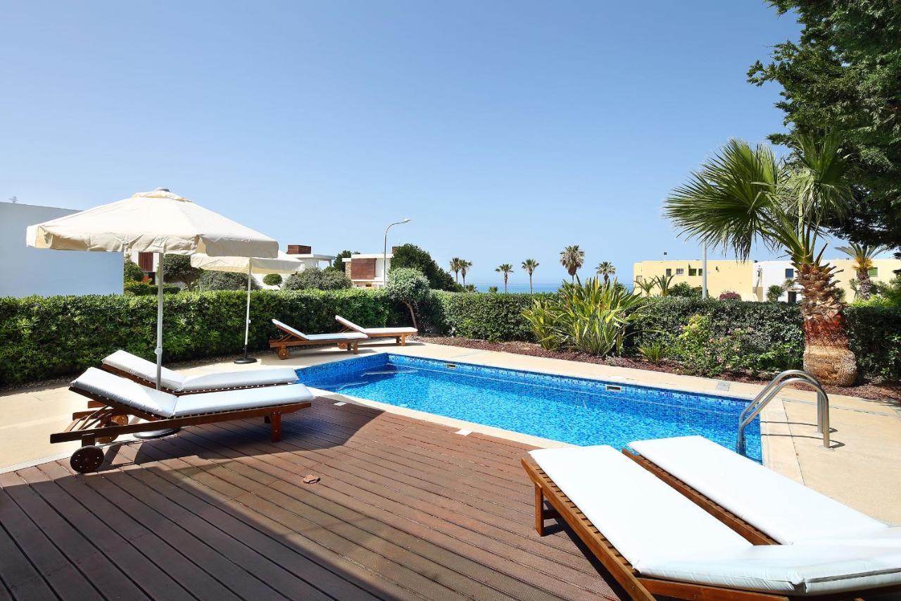 Paradise Cove Luxurious Beach Villas Paphos Exteriör bild