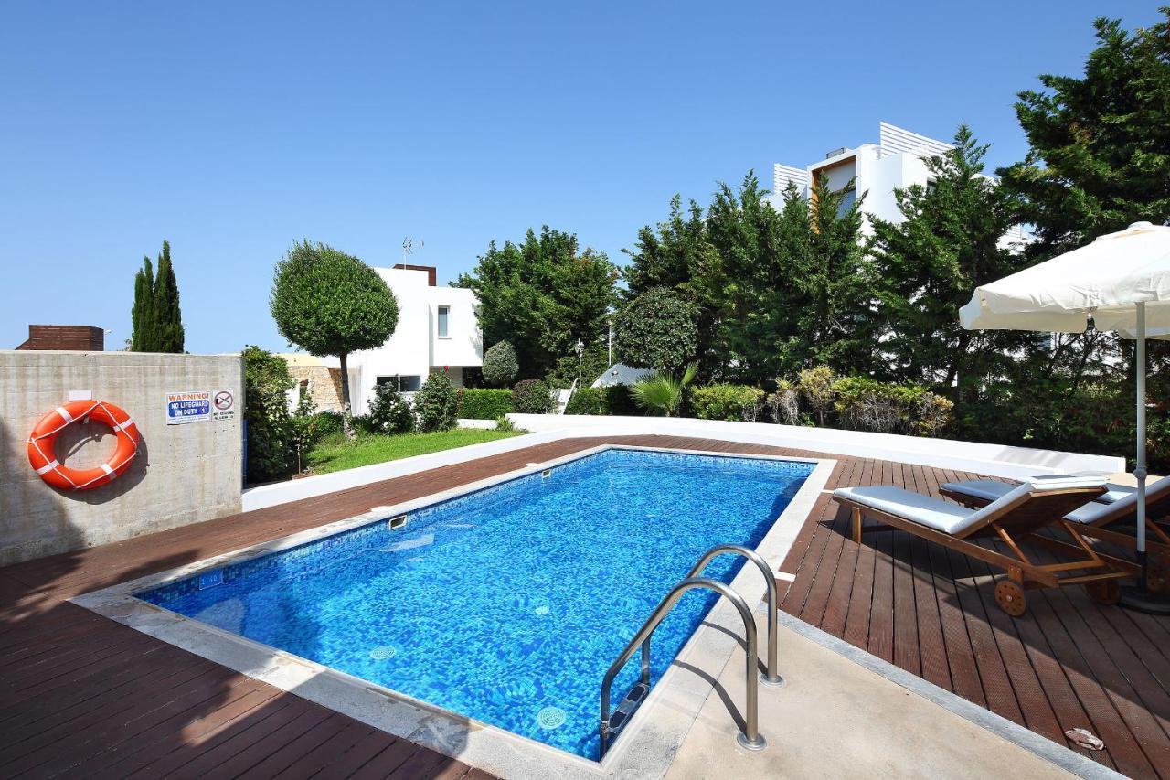 Paradise Cove Luxurious Beach Villas Paphos Exteriör bild