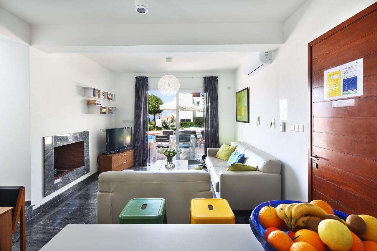 Paradise Cove Luxurious Beach Villas Paphos Exteriör bild